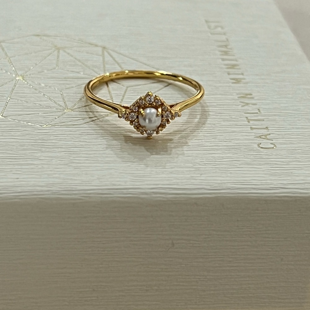 Dainty 18K Gold Pearl Ring with Diamond Accents - Picture 7 of 10